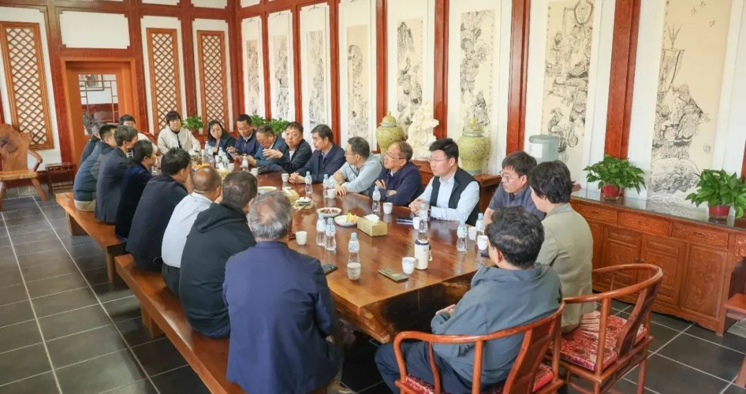 专家座谈共绘戎子酒庄产业数字化升级与智能发展新蓝图